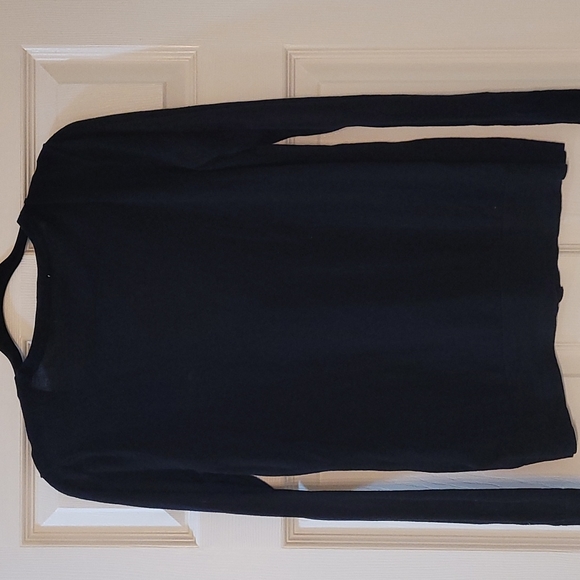 Black sweater - Picture 2 of 4